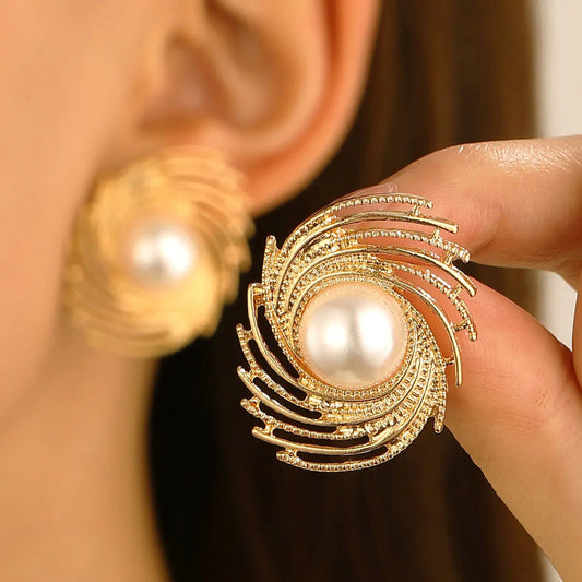 Gold and pearl Earrings